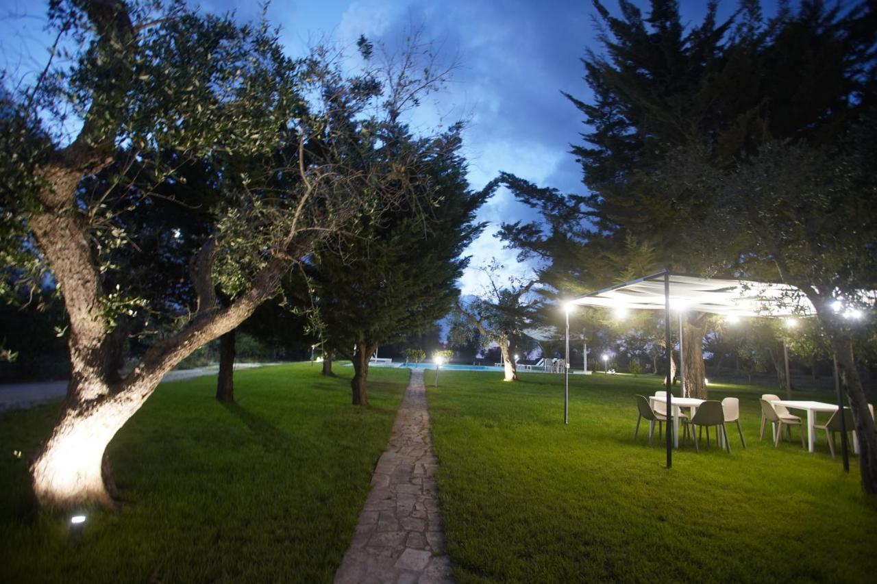 Bed and Breakfast Gli Ulivi Di Gino Sanarica Exterior foto